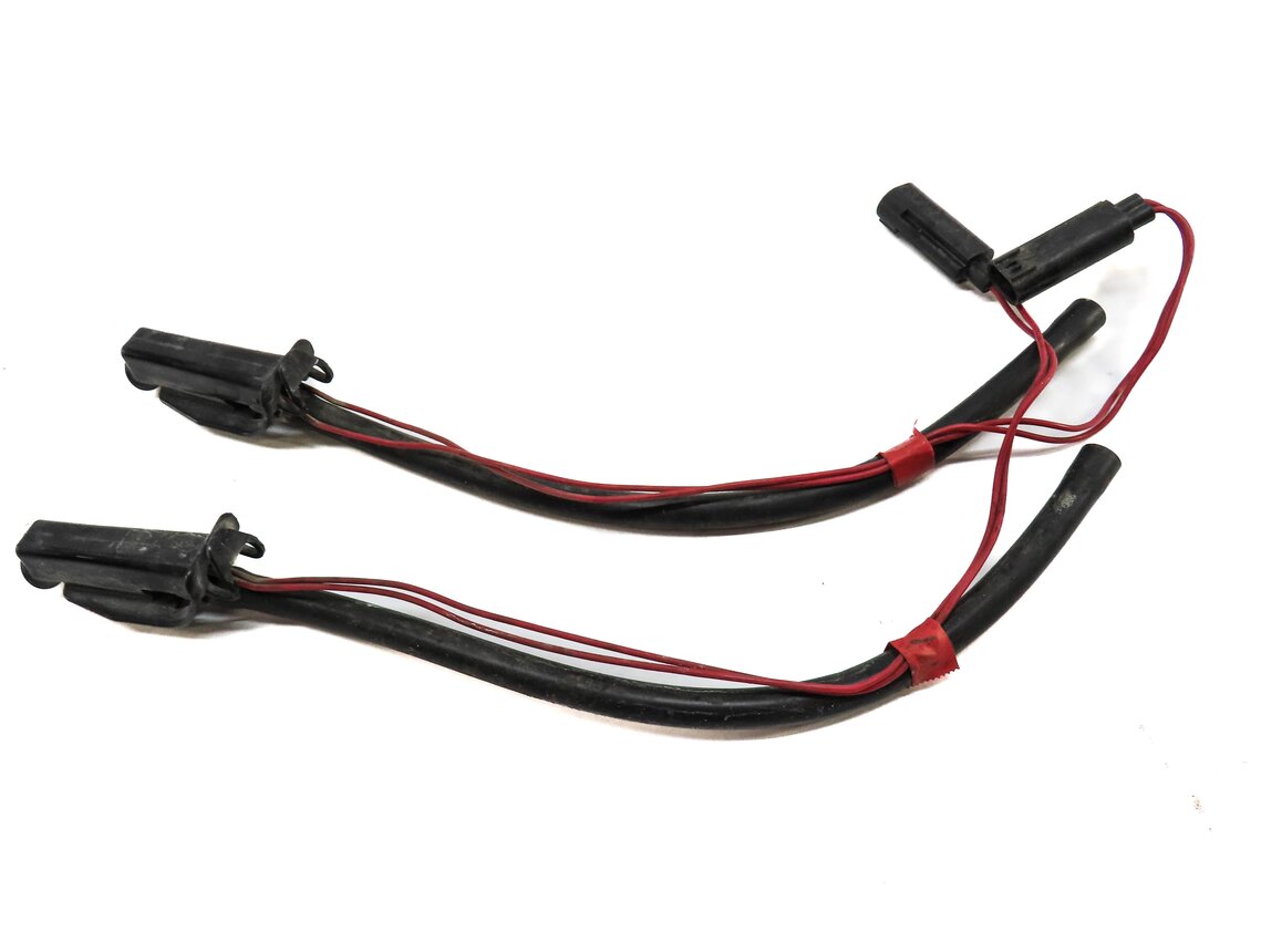 Thumbnail 3: 2015 RANGE ROVER (L405) FRONT LEFT & RIGHT WINDSHIELD WASHER SQUIRTER NOZZLE SET