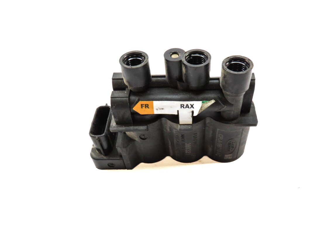 2015 RANGE ROVER (L405) FRONT RIGHT PASSENGER AIR SUSPENSION VALVE BLOCK