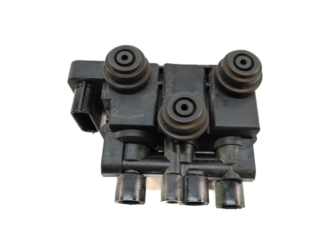 Thumbnail 3: 2015 RANGE ROVER (L405) FRONT RIGHT PASSENGER AIR SUSPENSION VALVE BLOCK
