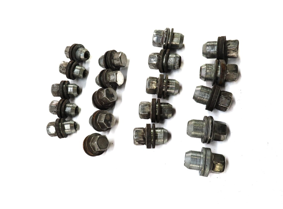 Thumbnail 4: 2005-2018 LR3 LR4 DISCOVERY RANGE ROVER SPORT WHEEL TIRE RIM LUG NUT SET (20)