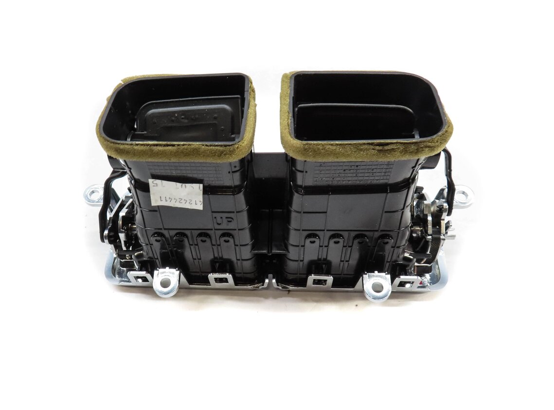 Thumbnail 4: 2015 RANGE ROVER (L405) REAR CENTER CONSOLE HEATER A/C AIR VENT