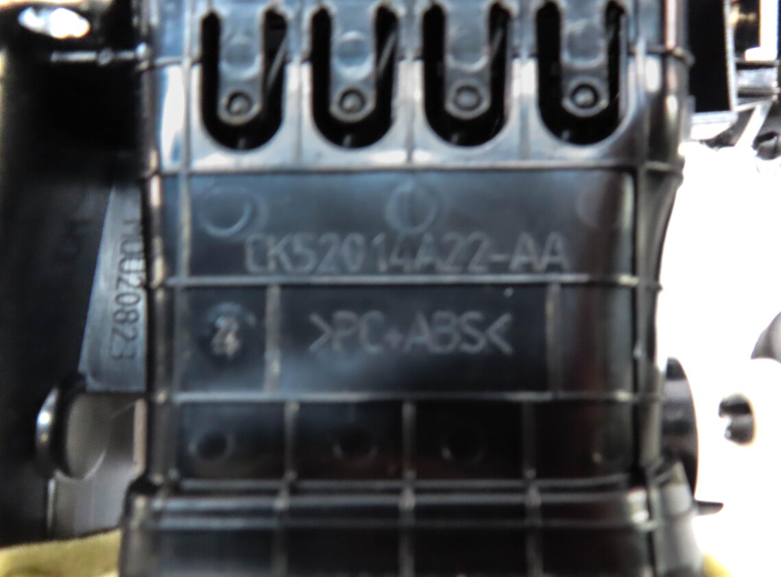 Thumbnail 5: 2015 RANGE ROVER (L405) REAR CENTER CONSOLE HEATER A/C AIR VENT