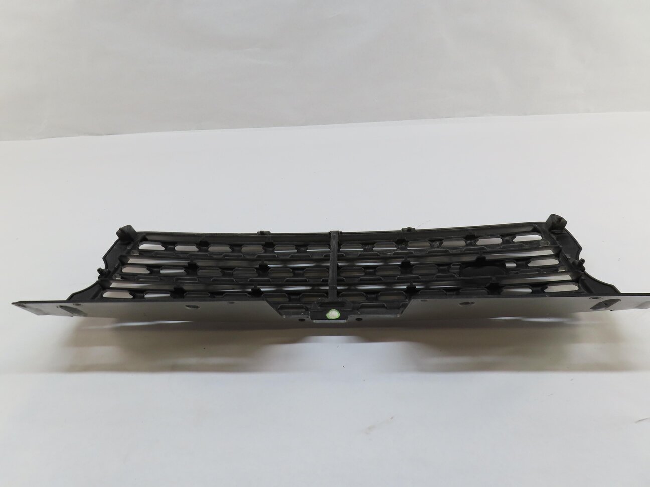 Thumbnail 5: 2014-2017 RANGE ROVER (L405) FRONT CENTER UPPER HOOD GRILLE AIR VENT GRILLE TRIM