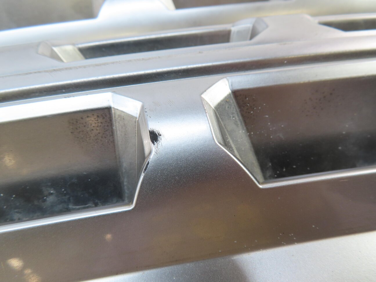 Thumbnail 6: 2014-2017 RANGE ROVER (L405) FRONT CENTER UPPER HOOD GRILLE AIR VENT GRILLE TRIM