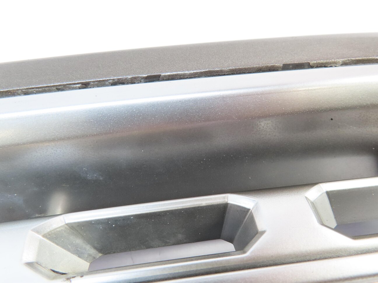 Thumbnail 7: 2014-2017 RANGE ROVER (L405) FRONT CENTER UPPER HOOD GRILLE AIR VENT GRILLE TRIM
