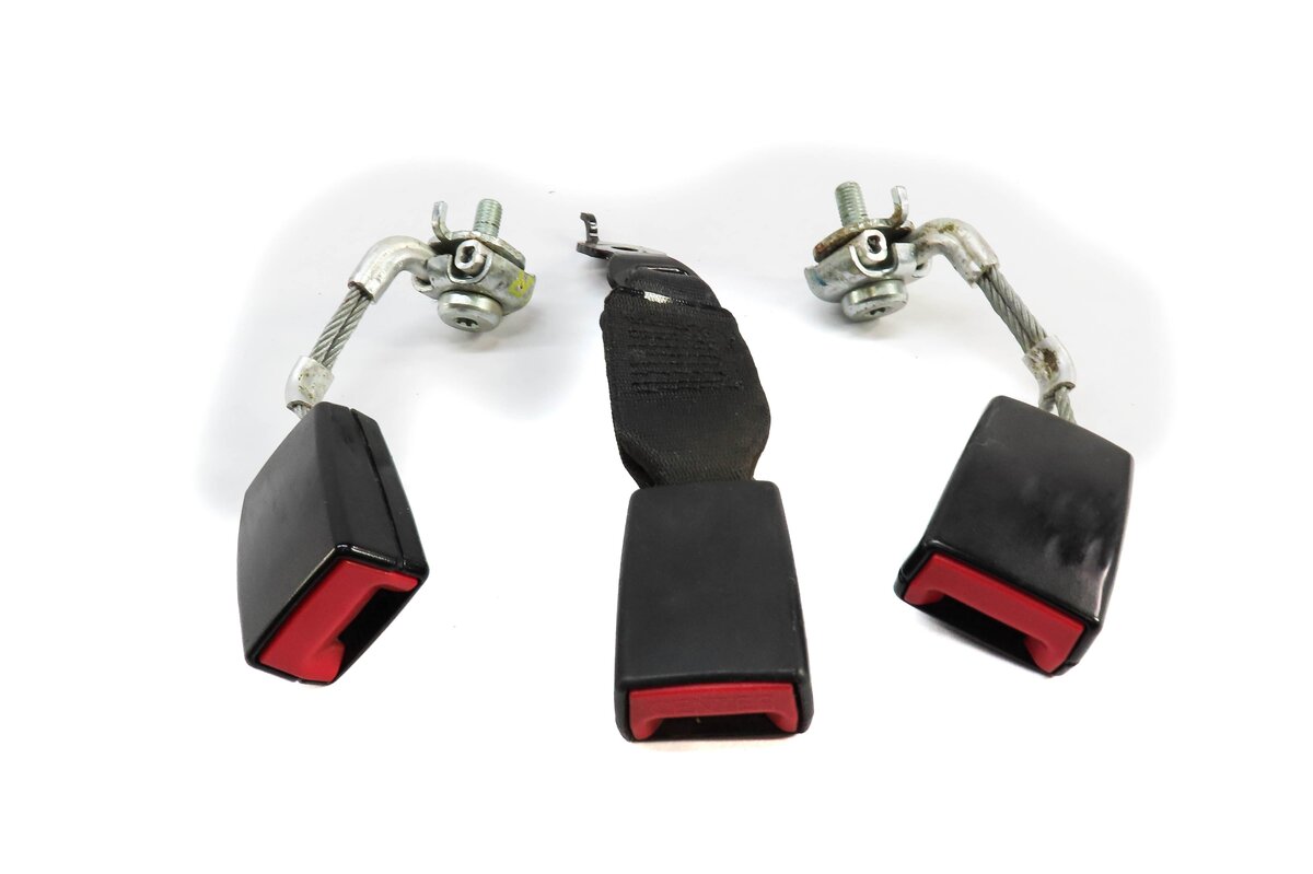 Thumbnail 2: 2011 BMW 535i (F10) REAR SEAT LEFT CENTER RIGHT SEATBELT BUCKLE RECEIVER SET
