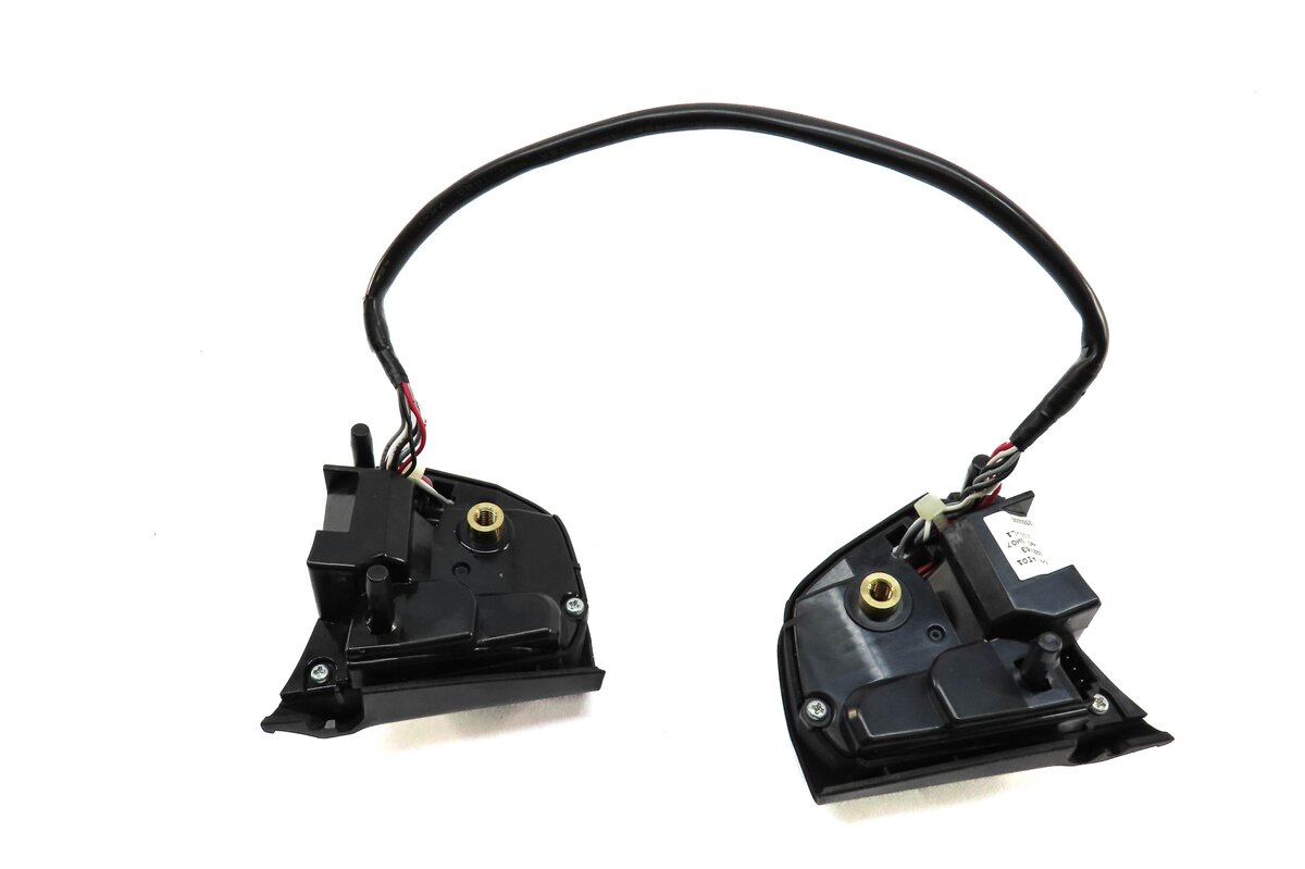 Thumbnail 3: 2011 BMW 535i (F10) STEERING WHEEL SWITCH BUTTON SET-2