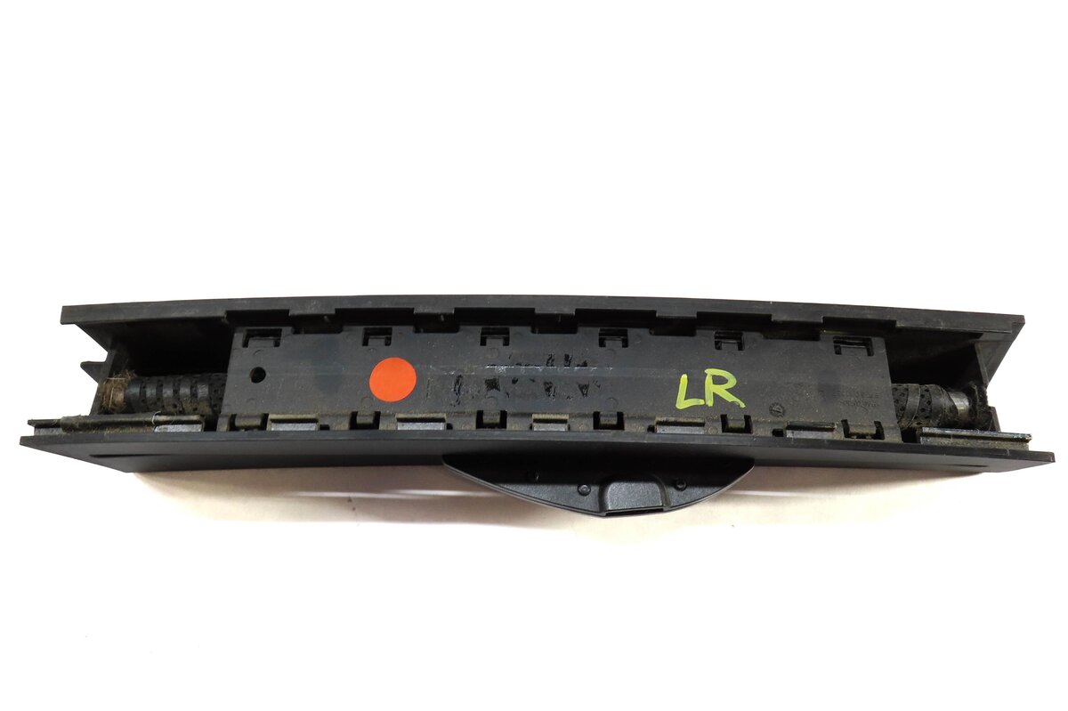 Thumbnail 4: 11-16 BMW 528i 535i 550i (F10) LEFT REAR DOOR QUARTER VENT WINDOW PRIVACY SHADE