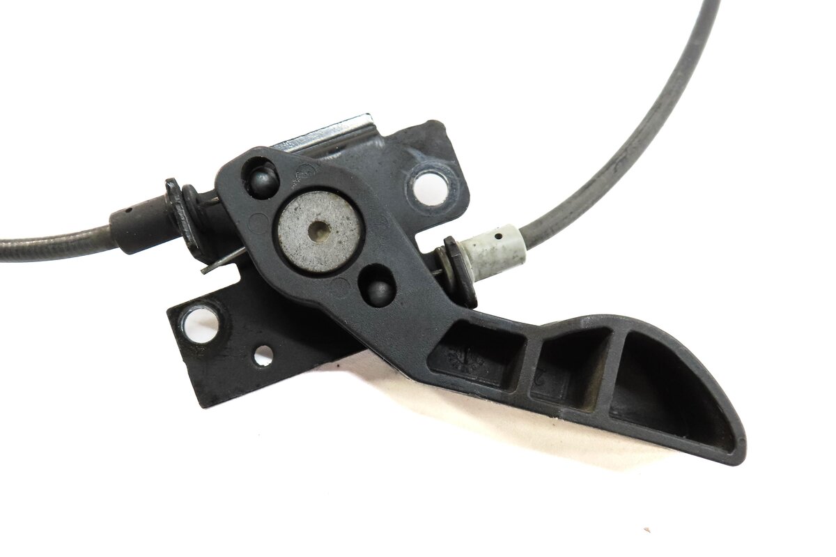 Thumbnail 4: 2011 BMW 535i (F10) FRONT LEFT & RIGHT UPPER HOOD LOCK LATCH SET-2 w/ RELEASE