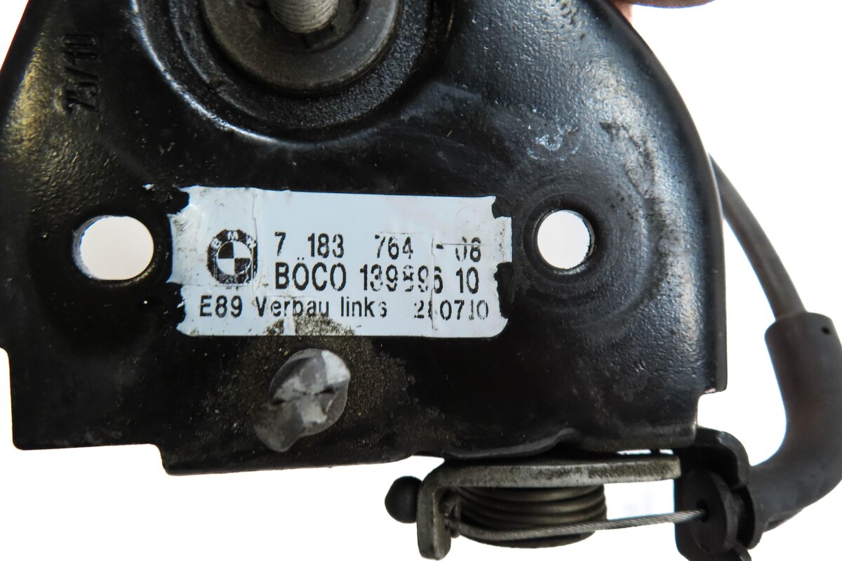 Thumbnail 6: 2011 BMW 535i (F10) FRONT LEFT & RIGHT UPPER HOOD LOCK LATCH SET-2 w/ RELEASE