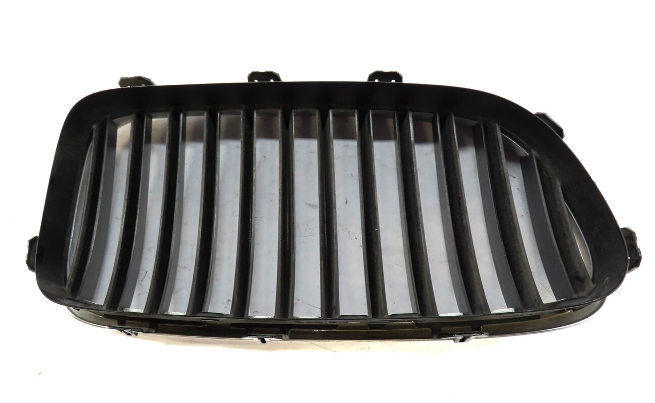 Thumbnail 4: 11-13 BMW 528i 535i 550i (F10) FRONT LEFT & RIGHT HOOD VENT GRILLE SET (CHROME)