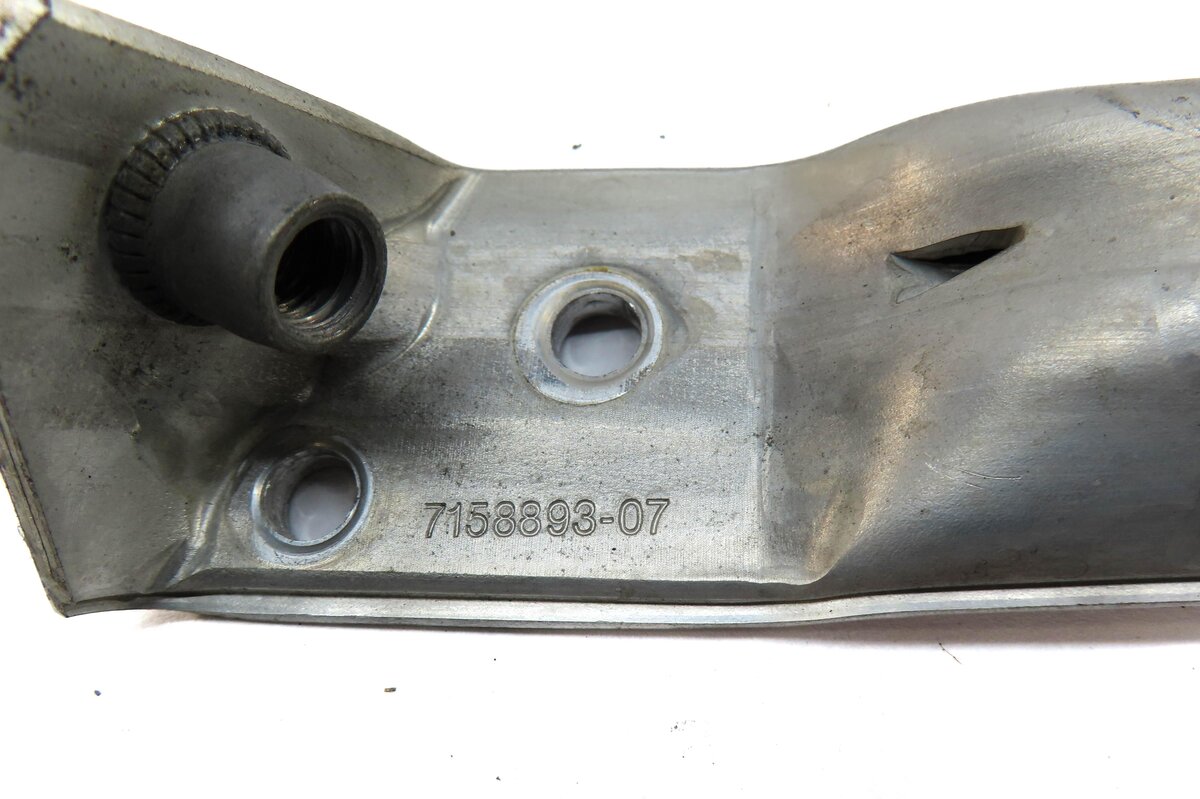 Thumbnail 4: 2011 BMW 535i (F10) FRONT LEFT & RIGHT BUMPER SUPPORT BRACKET SET-2