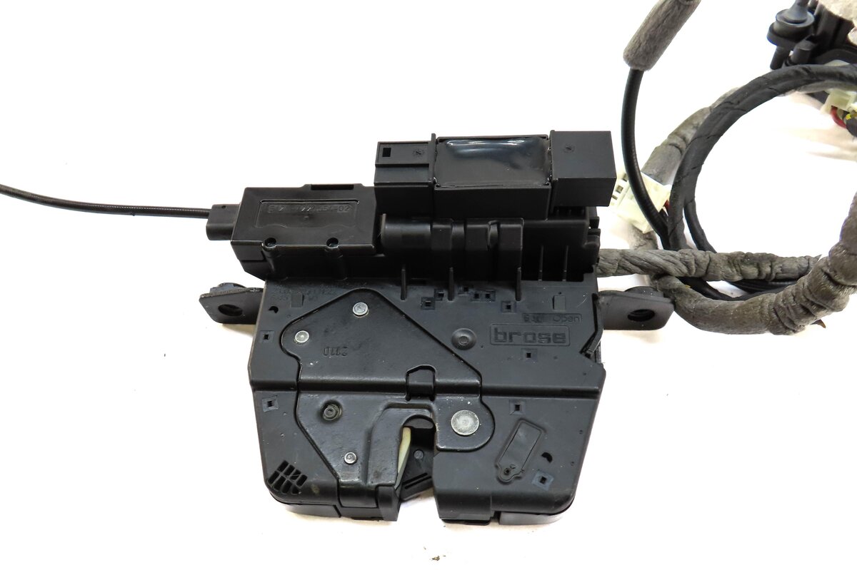 Thumbnail 5: 2011 BMW 535i (F10) REAR TRUNK LOCK LATCH ACTUATOR w/ SOFT CLOSE ASSIST MOTOR