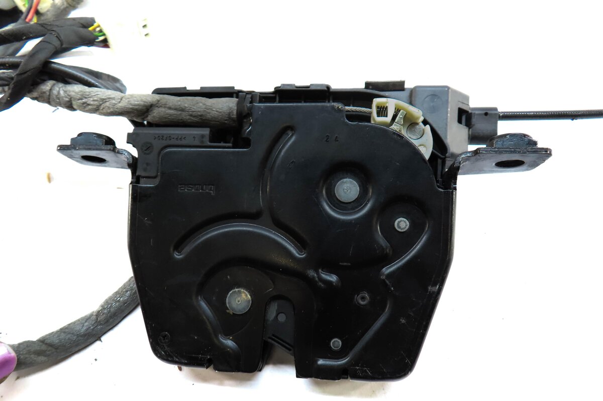Thumbnail 6: 2011 BMW 535i (F10) REAR TRUNK LOCK LATCH ACTUATOR w/ SOFT CLOSE ASSIST MOTOR