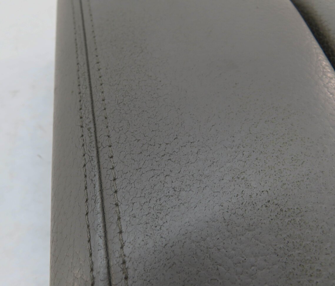 Thumbnail 9: 2011 BMW 528i 535i 550i (F10) FRONT CENTER CONSOLE ARM REST LID (GRAY LEATHER)