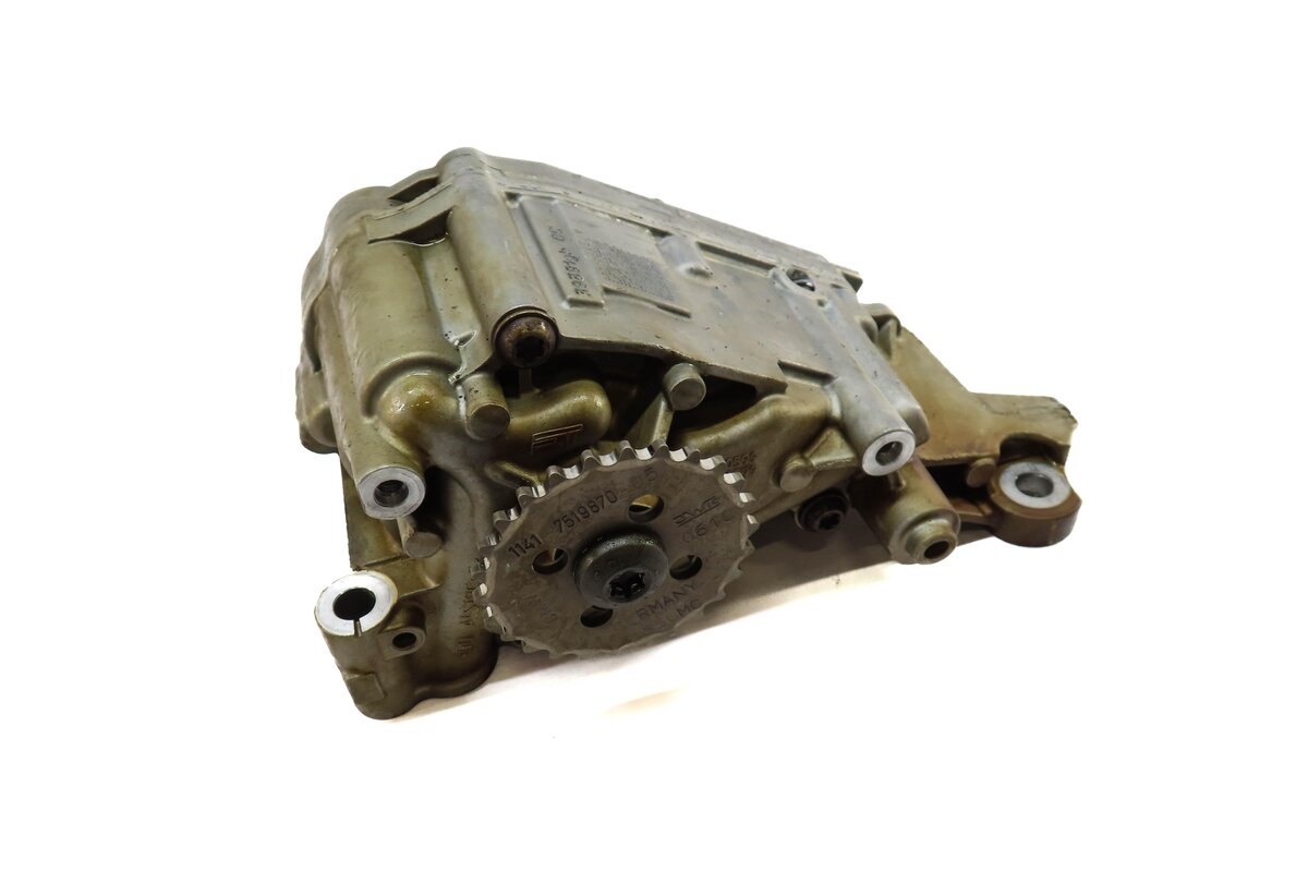 Thumbnail 1: 2011 BMW 535i (F10) 3.0L N55 TURBO ENGINE OIL PUMP