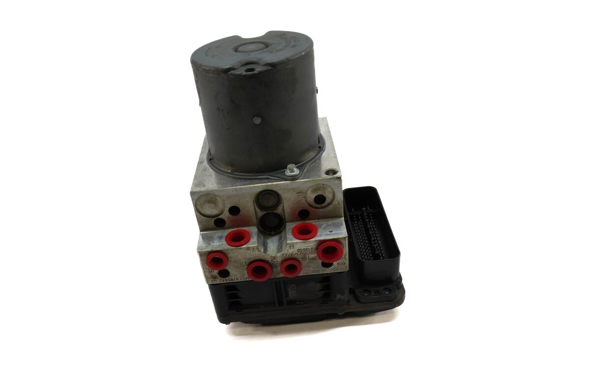 11-12 BMW 528i 535i 550i 640i 650i (F06 F10) RWD - DSC ABS BRAKE PUMP w/ MODULE