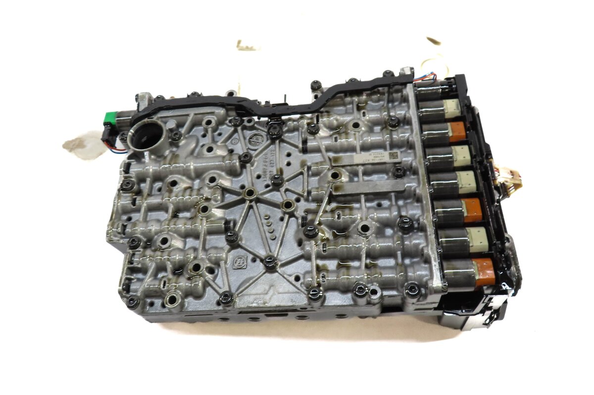 Thumbnail 4: 10-11 BMW 535i 535iGT (F07 F10) 3.0L - 8HP-45 AUTOMATIC TRANSMISSION VALVE BODY