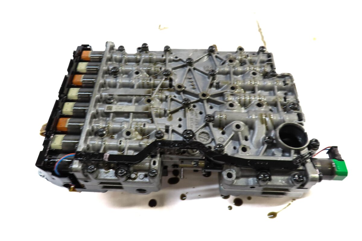 Thumbnail 5: 10-11 BMW 535i 535iGT (F07 F10) 3.0L - 8HP-45 AUTOMATIC TRANSMISSION VALVE BODY