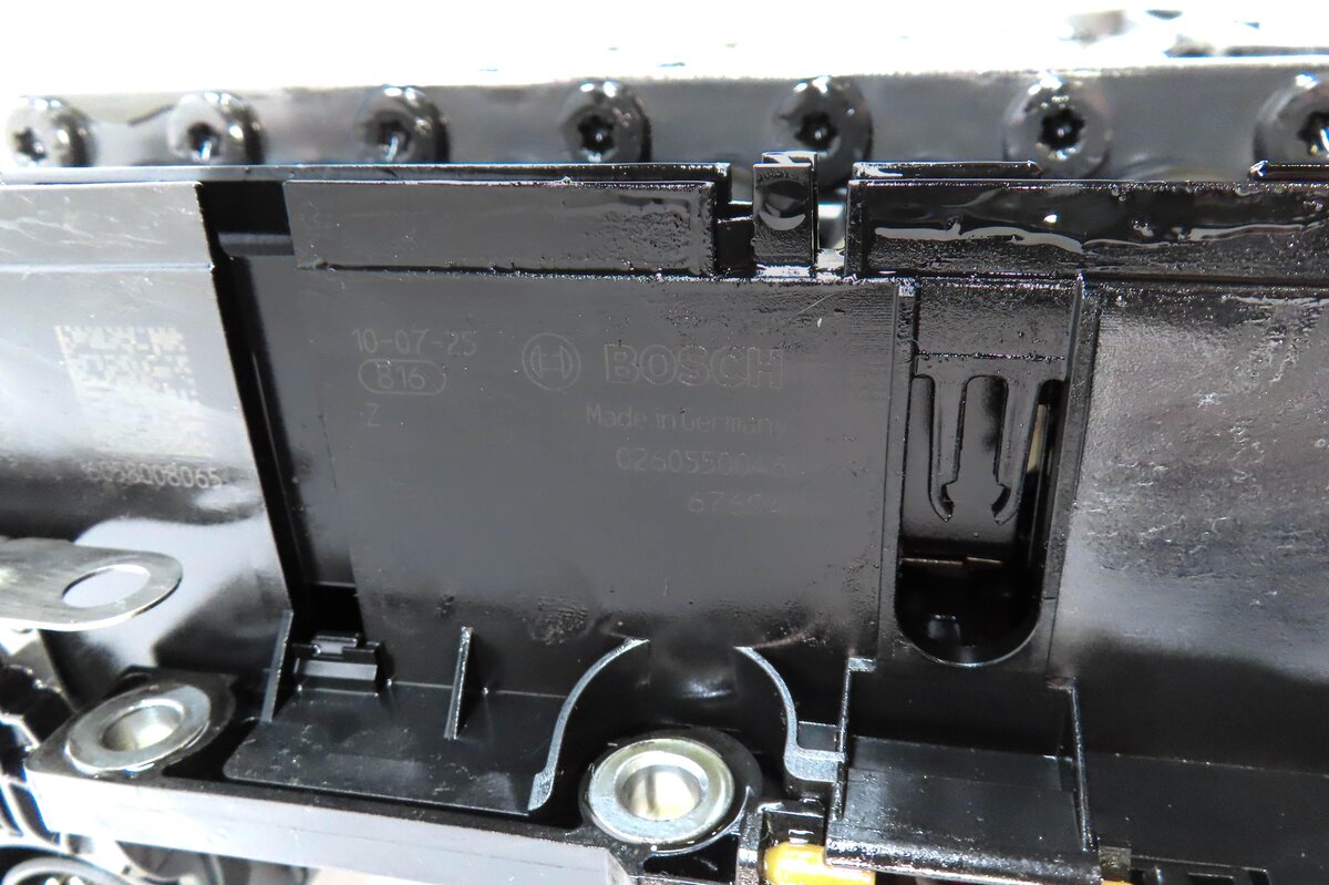 Thumbnail 6: 10-11 BMW 535i 535iGT (F07 F10) 3.0L - 8HP-45 AUTOMATIC TRANSMISSION VALVE BODY