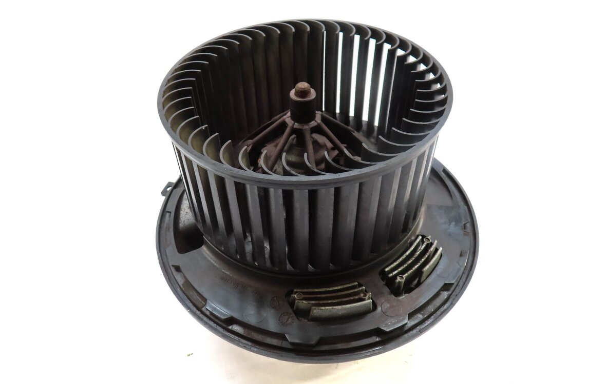Thumbnail 2: 2009-2018 BMW 5 / 6 / 7 SERIES (F01 F06 F10 F12) FRONT BLOWER MOTOR w/ RESISTOR