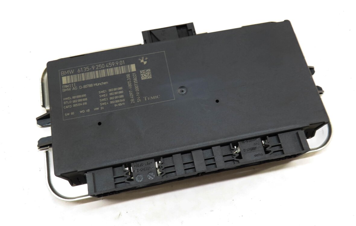 Thumbnail 1: 10-17 BMW 5 6 7 M5 X3 X4 (F06 F10 F12 F25 F26) FRM III BODY LIGHT CONTROL MODULE