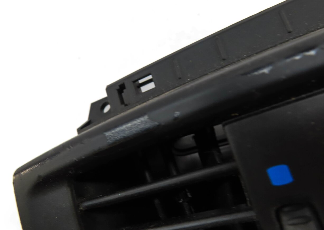 Thumbnail 6: 2011 BMW X3 (F25) REAR CENTER CONSOLE VENT (BLACK)