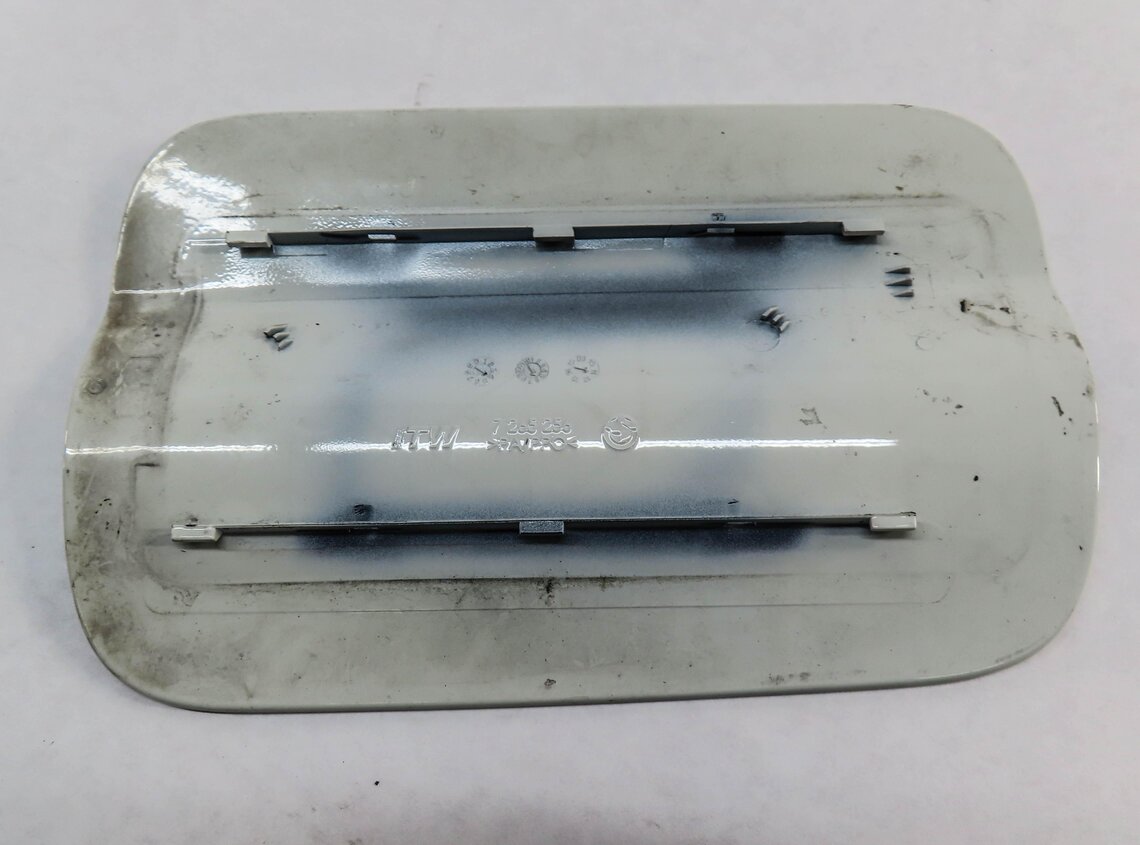 Thumbnail 4: 2011 BMW X3 (F25) FUEL TANK GAS FILLER DOOR (APLINE WHITE 3)