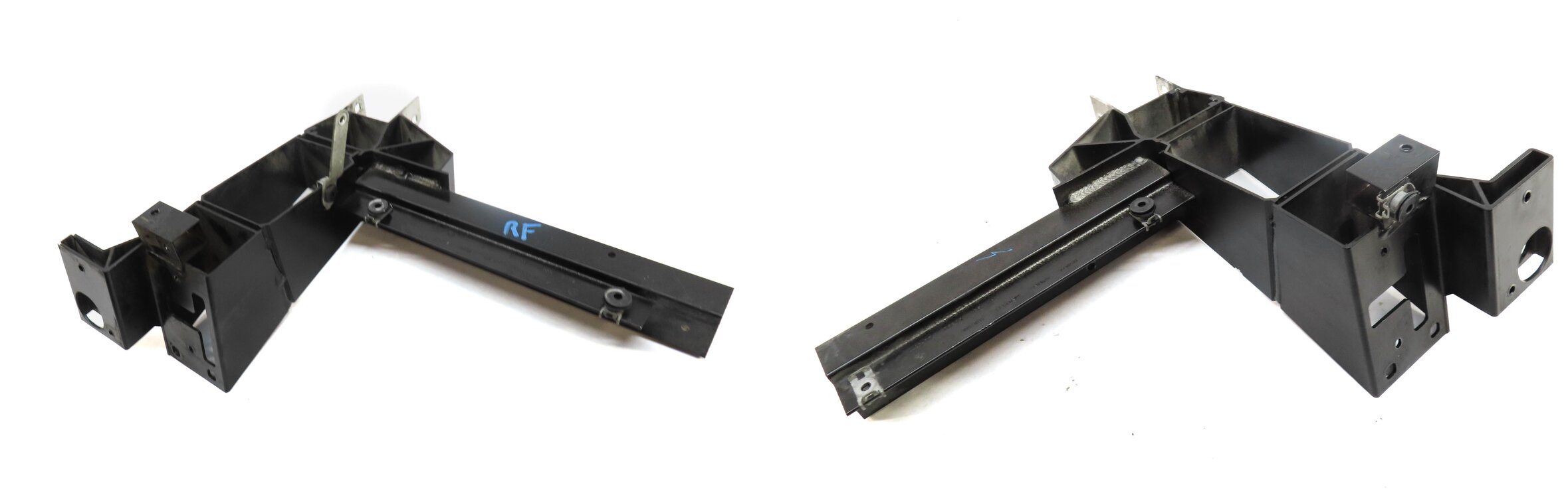 2011 BMW X3 (F25) RADIATOR LEFT & RIGHT SUPPORT MOUNT BRACKET SET OF 2