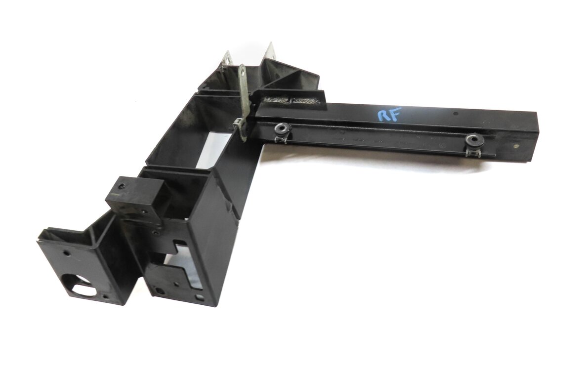 Thumbnail 2: 2011 BMW X3 (F25) RADIATOR LEFT & RIGHT SUPPORT MOUNT BRACKET SET OF 2