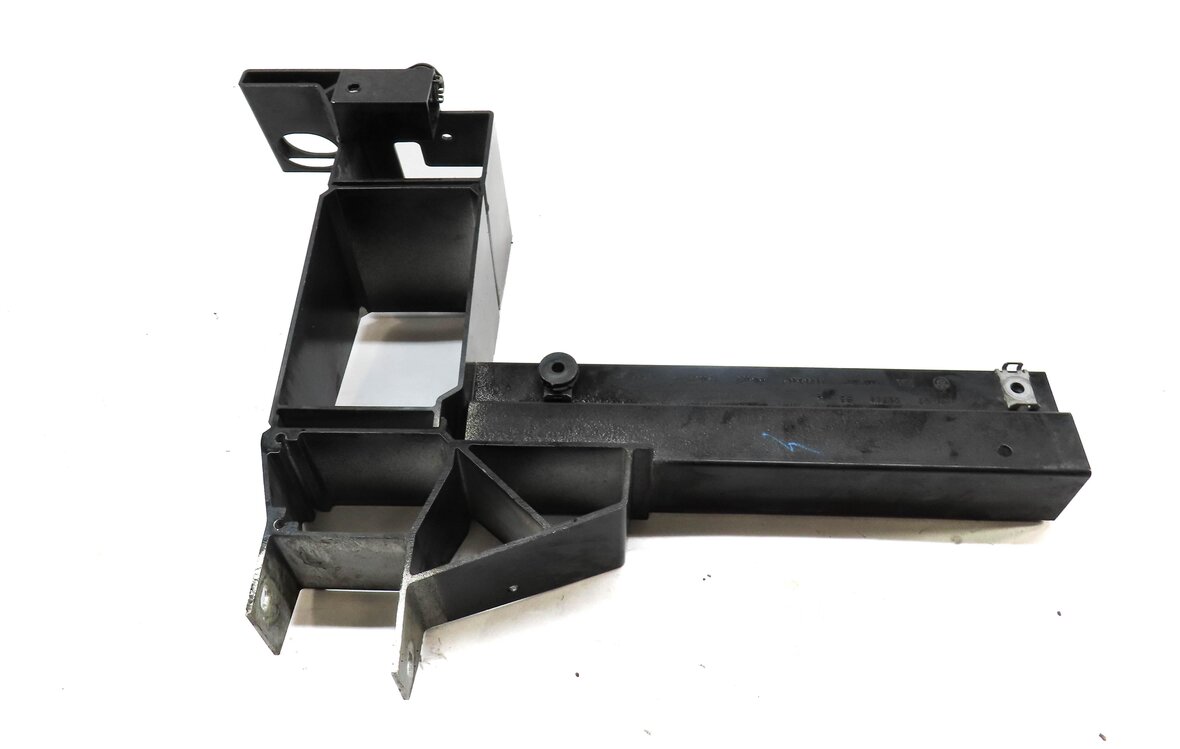 Thumbnail 7: 2011 BMW X3 (F25) RADIATOR LEFT & RIGHT SUPPORT MOUNT BRACKET SET OF 2