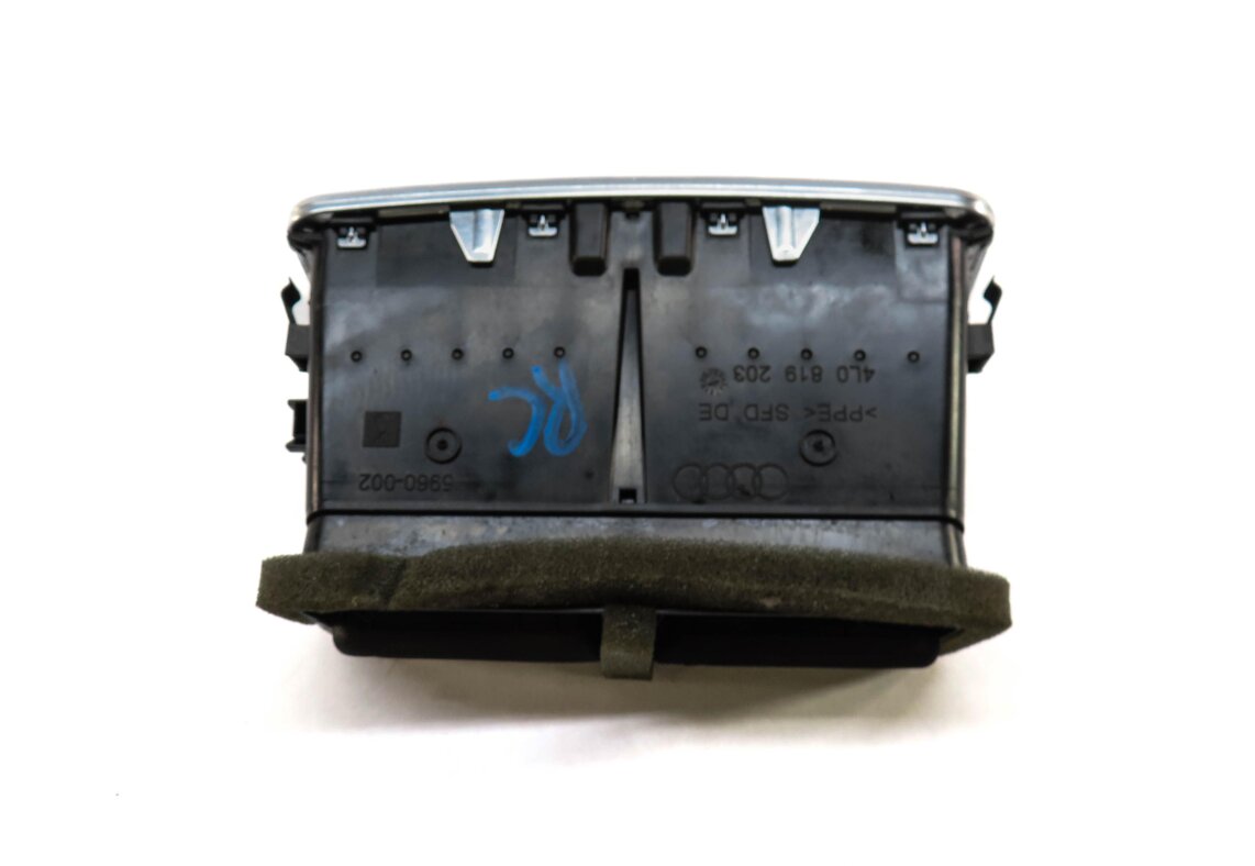 Thumbnail 2: 2012 AUDI Q7 (4L) REAR CENTER CONSOLE HEATER A/C AIR VENT