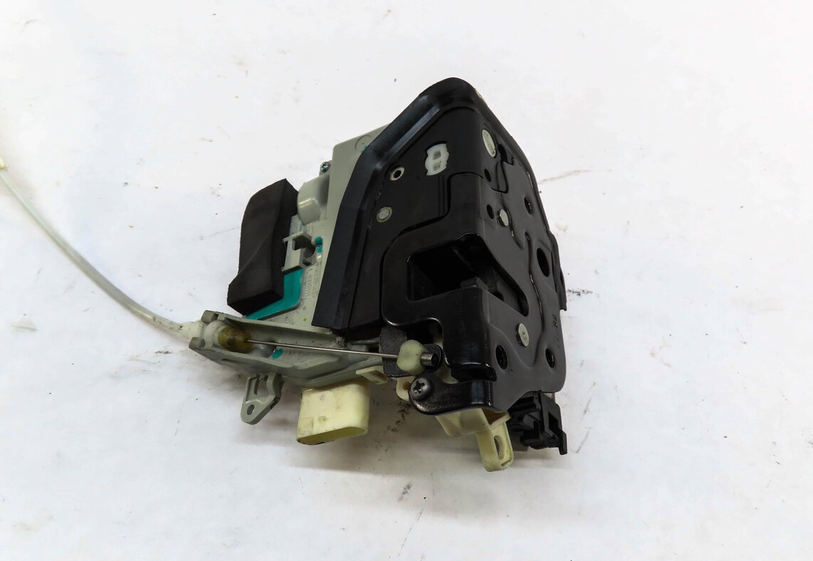 Thumbnail 3: 2010-2019 AUDI / PORSCHE A4 S4 A5 S5 A6 Q3 Q5 Q7 TT 911 - RIGHT FRONT DOOR LATCH