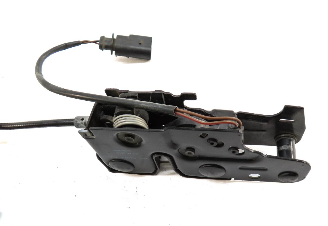 Thumbnail 4: 2012 AUDI Q7 (4L) FRONT LOWER HOOD LOCK LATCH STRIKER PLATE w/ CABLE