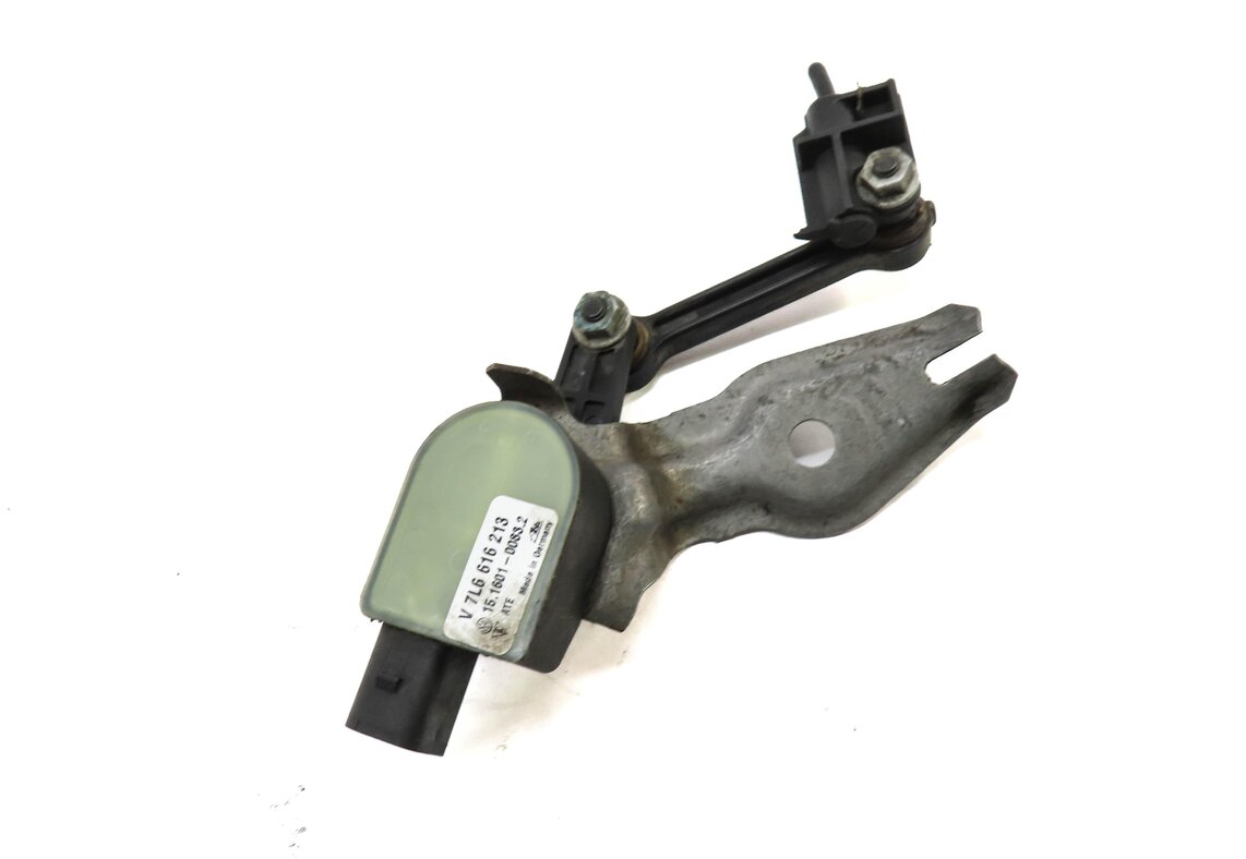 Thumbnail 1: 2012 AUDI Q7 (4L) FRONT LEFT DRIVER SUSPENSION HEIGHT LEVEL SENSOR