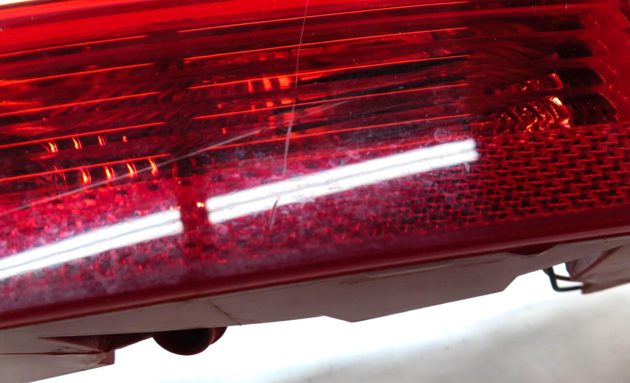 Thumbnail 6: 2007-2015 AUDI Q7 (4L) RIGHT PASSENGER REAR BUMPER LOWER TAILLIGHT LIGHT LAMP