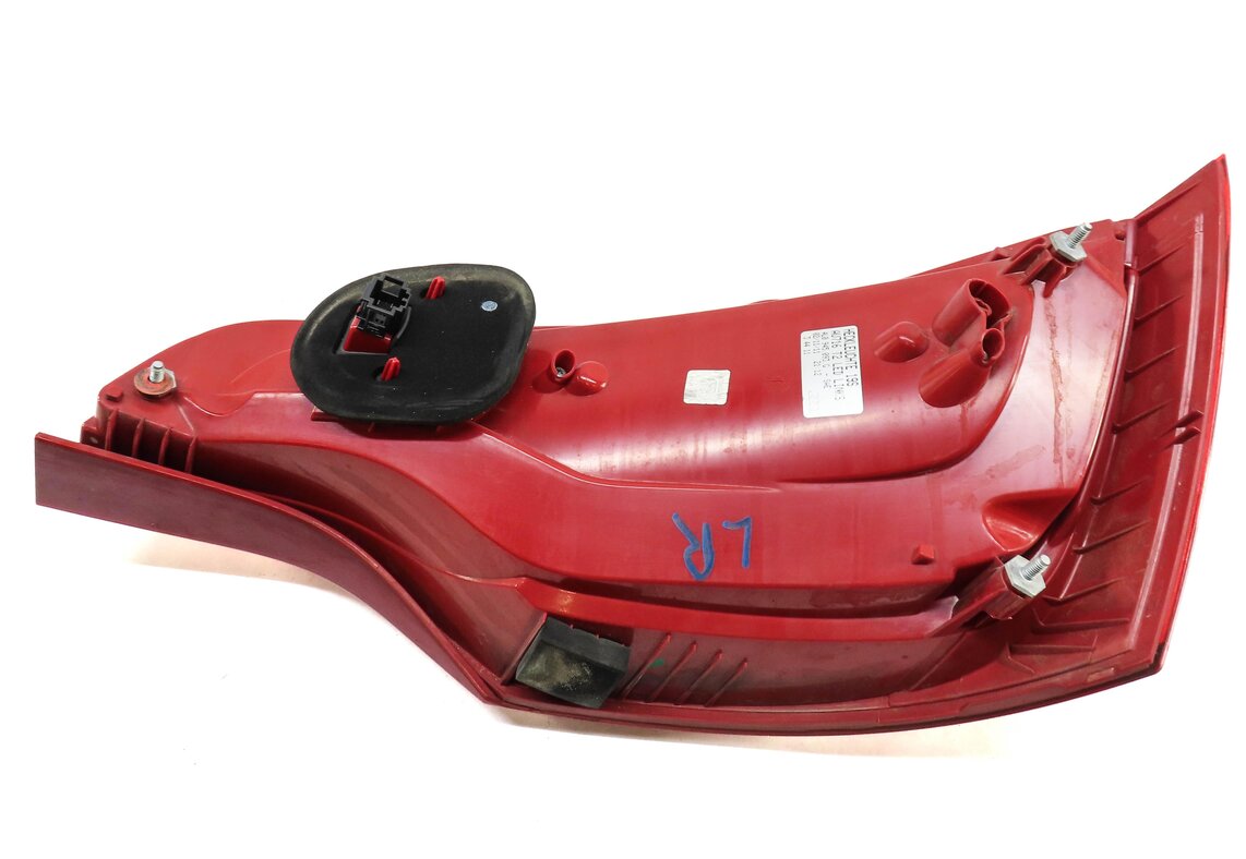 Thumbnail 4: 2010-2015 AUDI Q7 (4L) LEFT DRIVER REAR TAILLIGHT BRAKE LIGHT LAMP (LED)