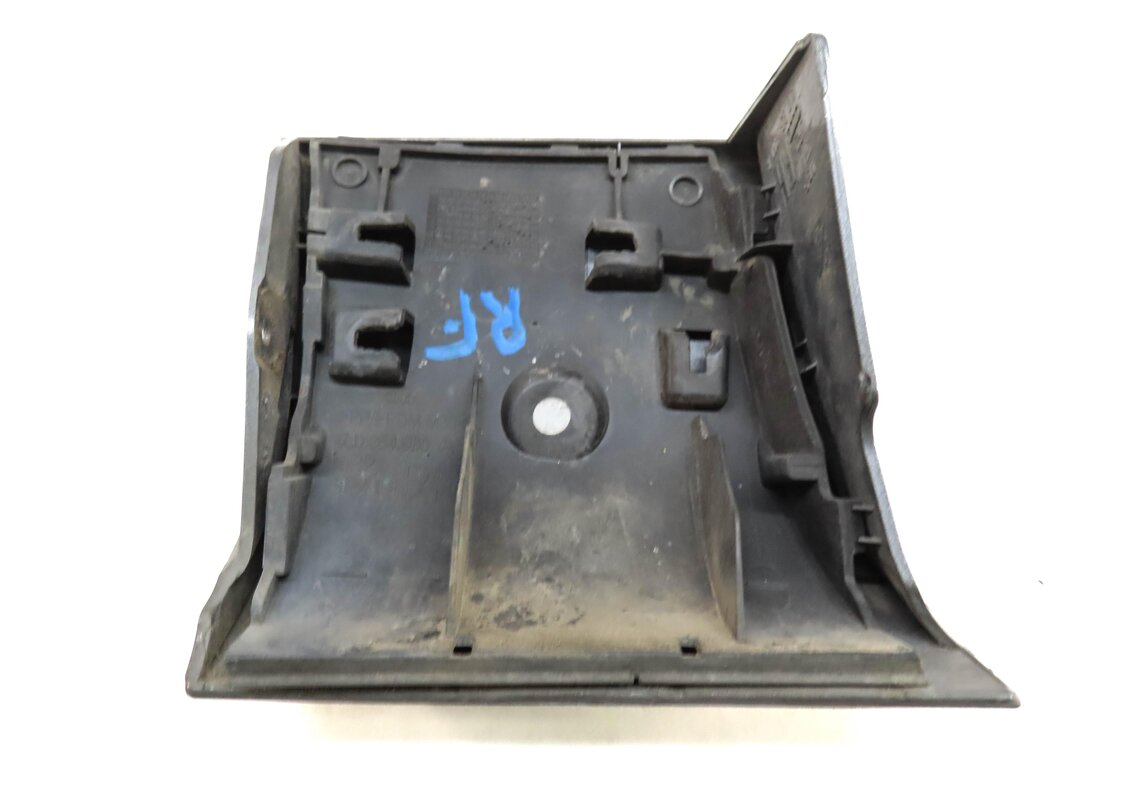 Thumbnail 4: 2012 AUDI Q7 (4L) RIGHT PASSENGER FENDER LOWER TRIM MOULDING (GRAPHITE GRAY)