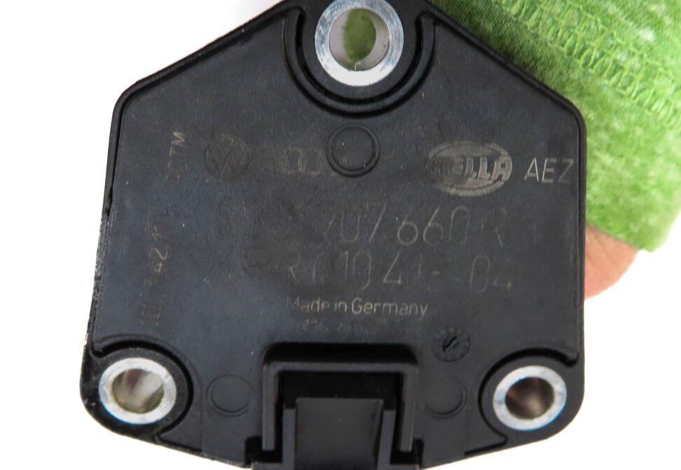 Thumbnail 4: 2012 AUDI Q7 (4L) 3.0L SUPERCHARGED ENGINE OIL PAN LEVEL SENSOR SENDER