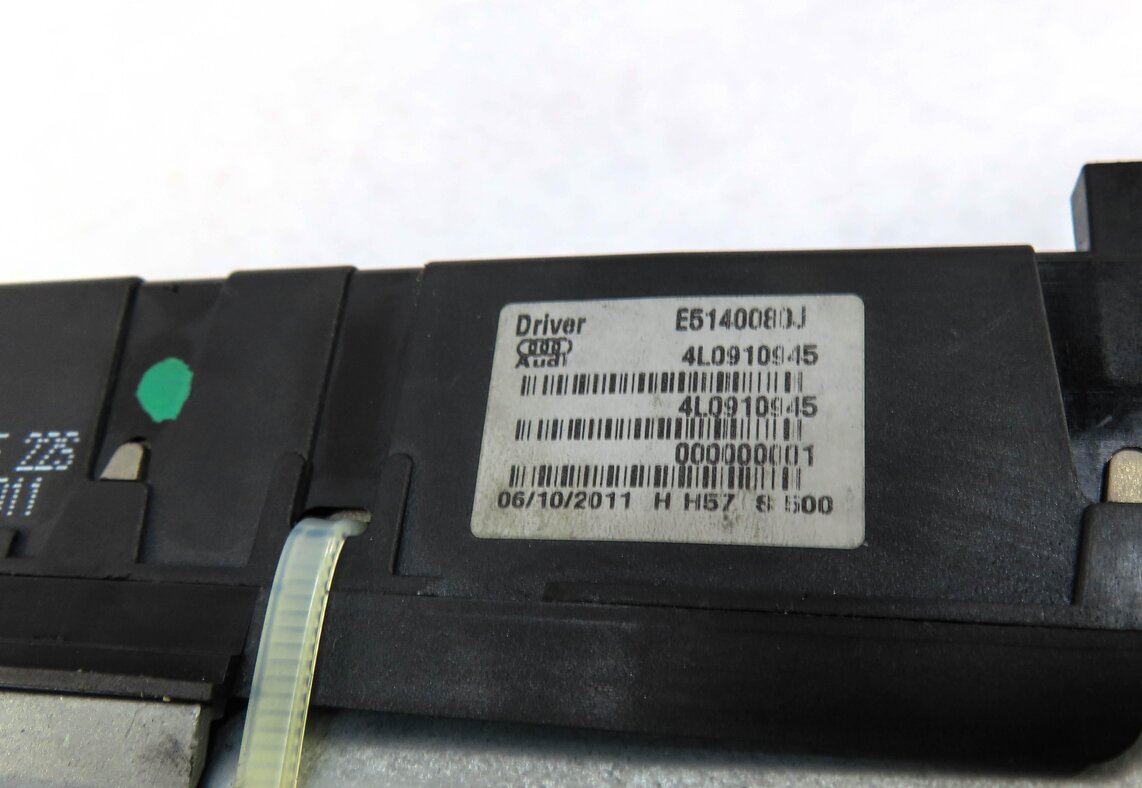 Thumbnail 6: 2011-2013 AUDI Q7 (4L) LEFT DRIVER REAR TRUNK LIFTGATE POWER ASSIST MOTOR