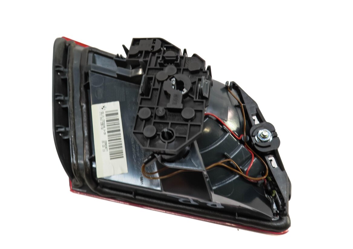 Thumbnail 4: 11-13 BMW 528i 535i 550i M5 (F10) RIGHT REAR INNER TRUNK TAILLIGHT LIGHT LAMP