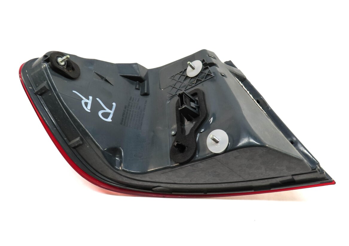 Thumbnail 3: 2011-2013 BMW 5 M5 SERIES F10 RIGHT PASSENGER OUTER TAILLIGHT BRAKE LIGHT LAMP