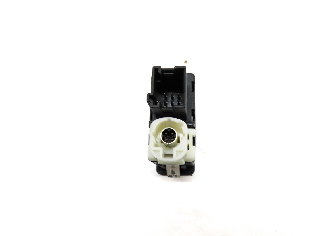 Thumbnail 3: 2013 BMW M5 (F10) RADIO STEREO AUX AUDIO INPUT JACK w/ USB 9237654