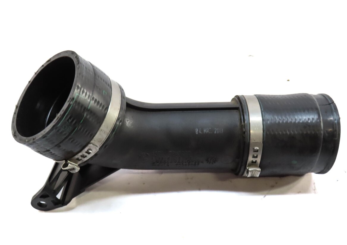 Thumbnail 3: 2013 BMW M5 (F10) 4.4L S63T ENGINE AIR INTAKE TUBE PIPE (LEFT SIDE) 7843222