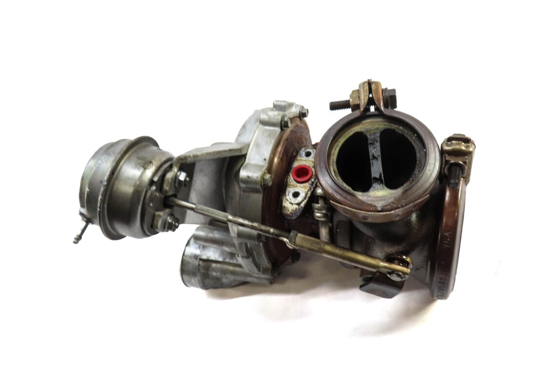 Thumbnail 6: 12-15 BMW M5 M6 ///M (F06 F10 F12 F13) 4.4L S63 ENGINE LEFT TURBO TURBOCHARGER
