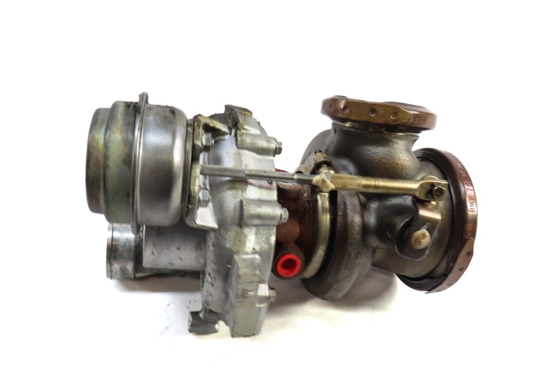 Thumbnail 5: 12-15 BMW M5 M6 ///M (F06 F10 F12 F13) 4.4L S63 ENGINE RIGHT TURBO TURBOCHARGER