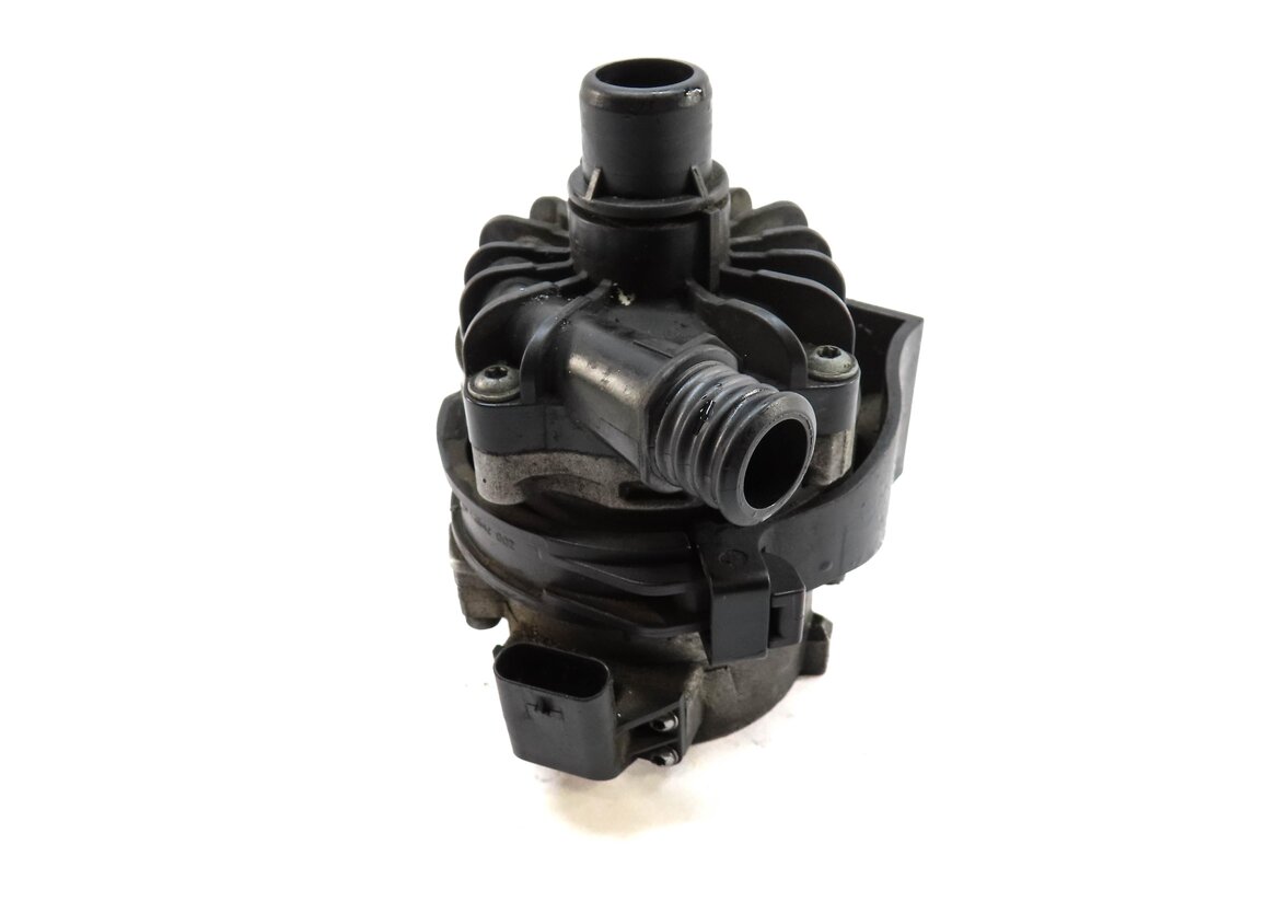 Thumbnail 2: 2012-2019 BMW M5 M6 ///M (F06 F10 F12 F13) 4.4L S63T ENGINE AUXILIARY WATER PUMP