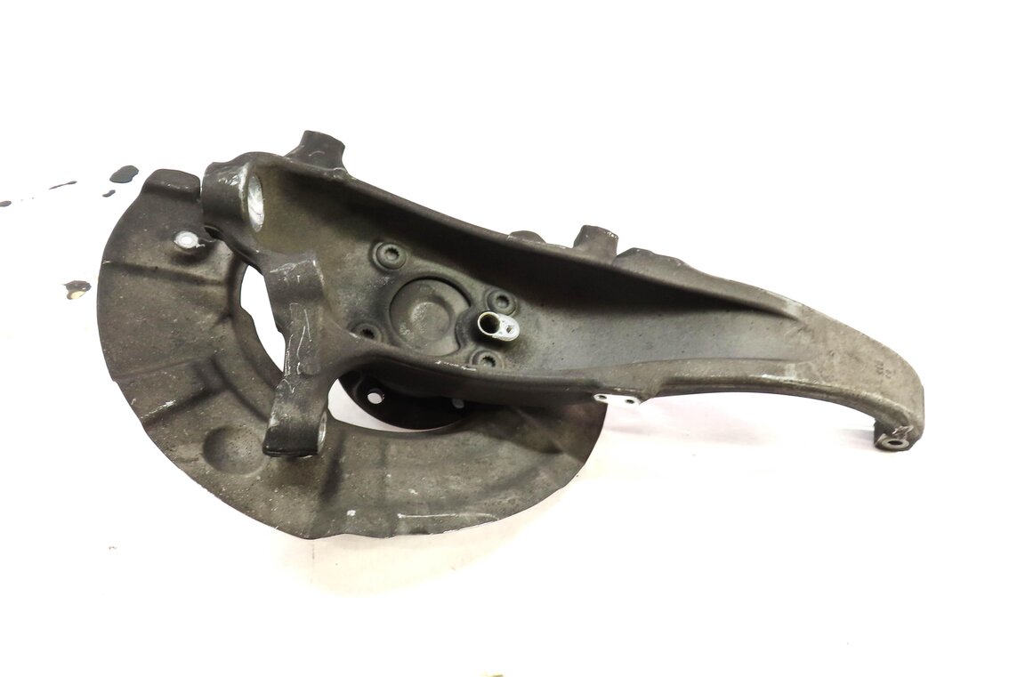 Thumbnail 2: 2012-2019 BMW M5 M6 ///M (F06 F10 F12 F13) LEFT FRONT DRIVER SPINDLE KNUCKLE HUB