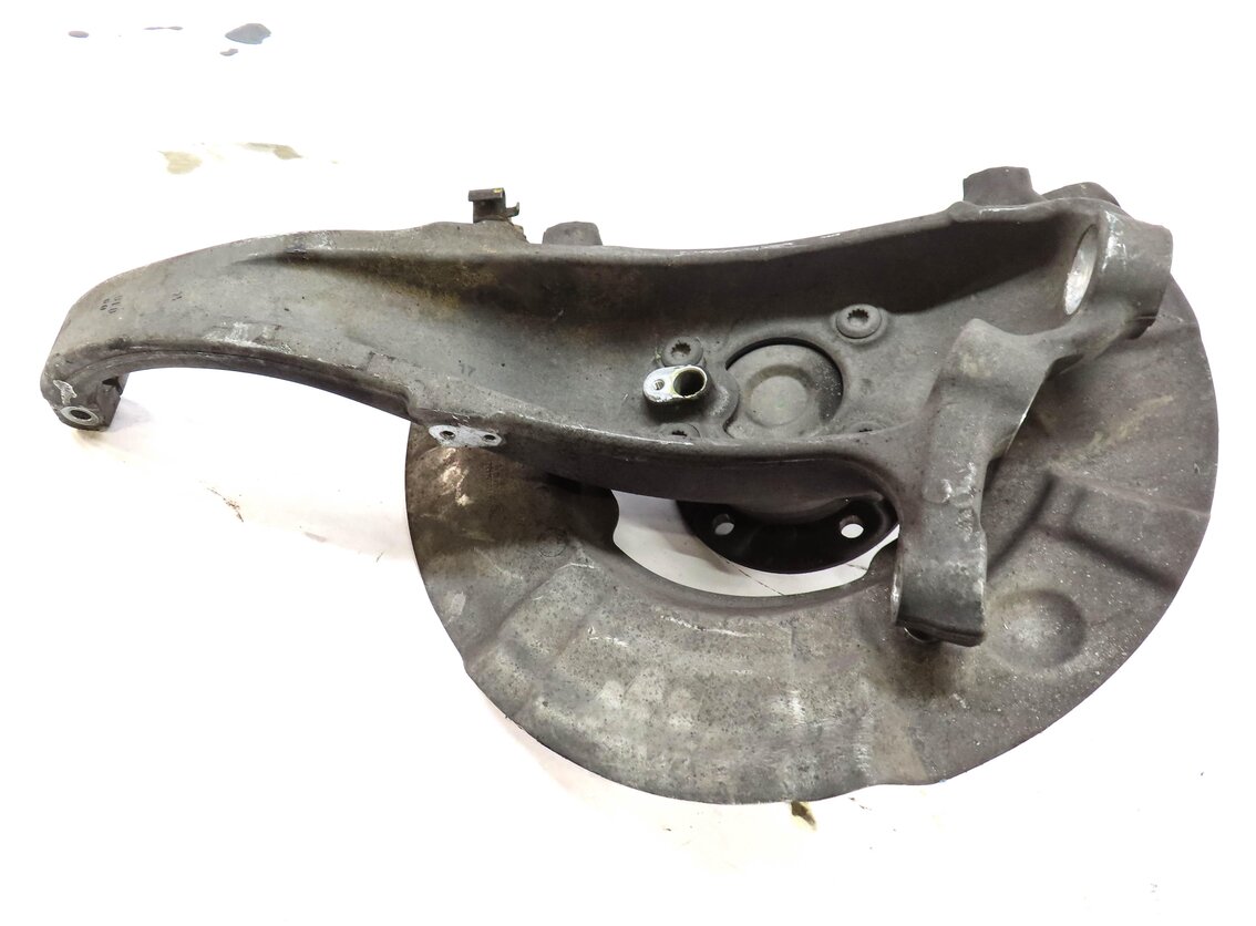 Thumbnail 3: 2012-2019 BMW M5 M6 ///M (F06 F10 F12 F13) RIGHT FRONT PASSENGER SPINDLE KNUCKLE