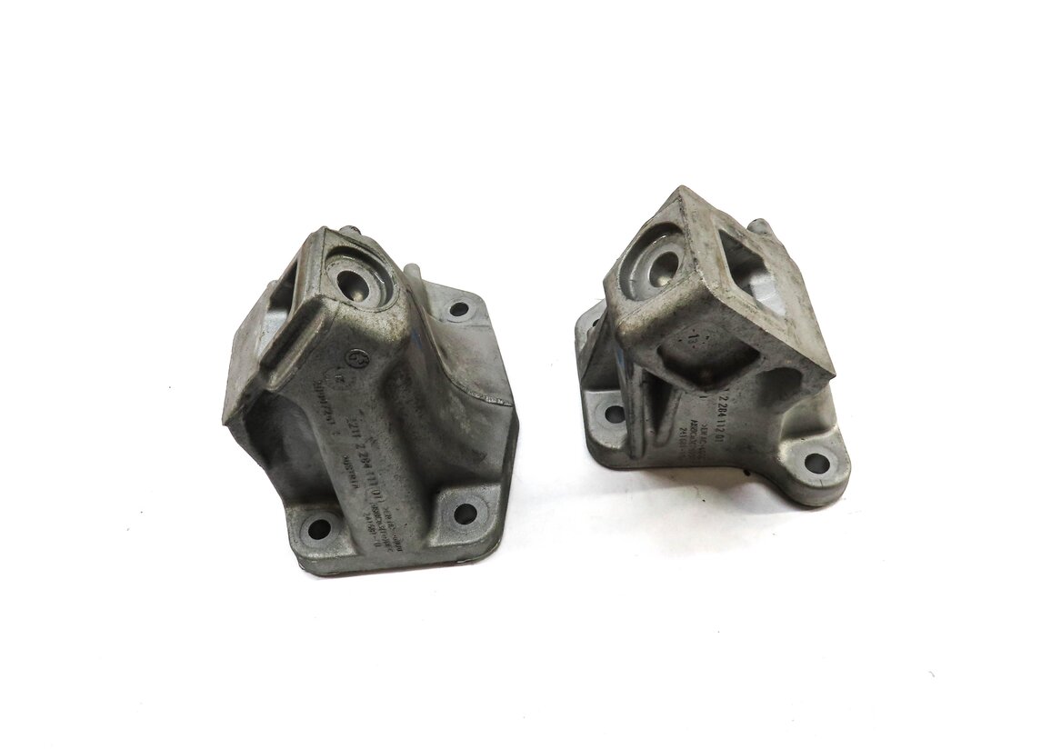 2013 BMW M5 (F10) 4.4L S63T ENGINE LEFT & RIGHT MOTOR MOUNT BRACKETS SET OF 2